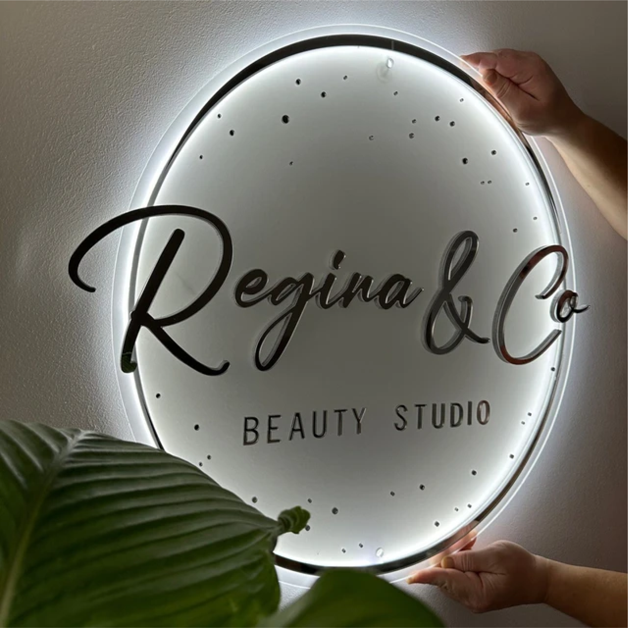 Regina & Co (BEAUTY STUDIO)
